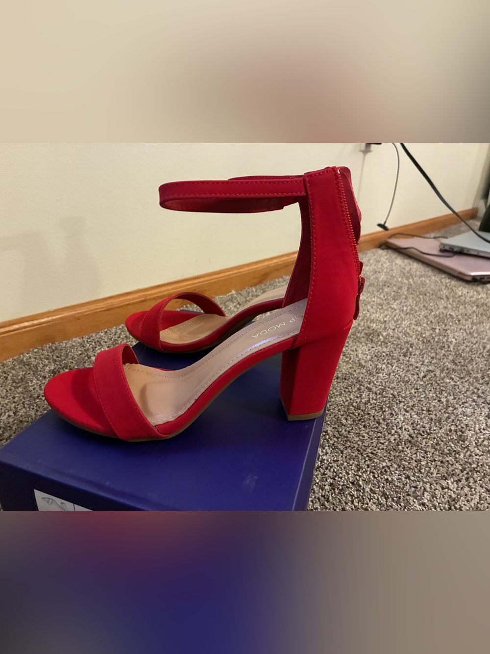 TOP Moda Red Suede Block Heel Ankle-Strap Sandals-New never worn